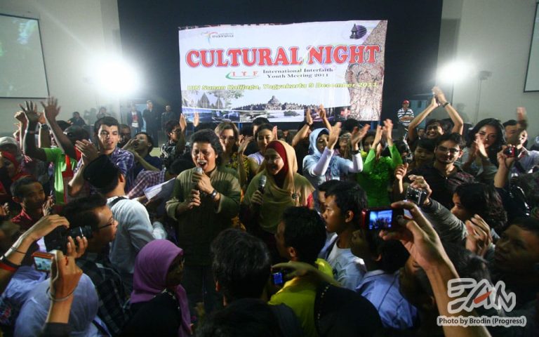 Cultural Night - International Interfaith Youth Meeting 2011. Foto oleh Adin Progress. Dokumentasi Progress.