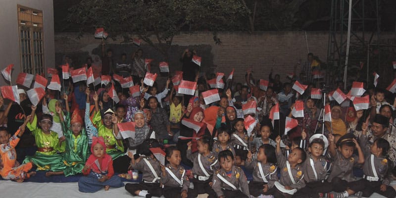 Suasana meriah Maiyah Ambengan edisi Agustus 2016.