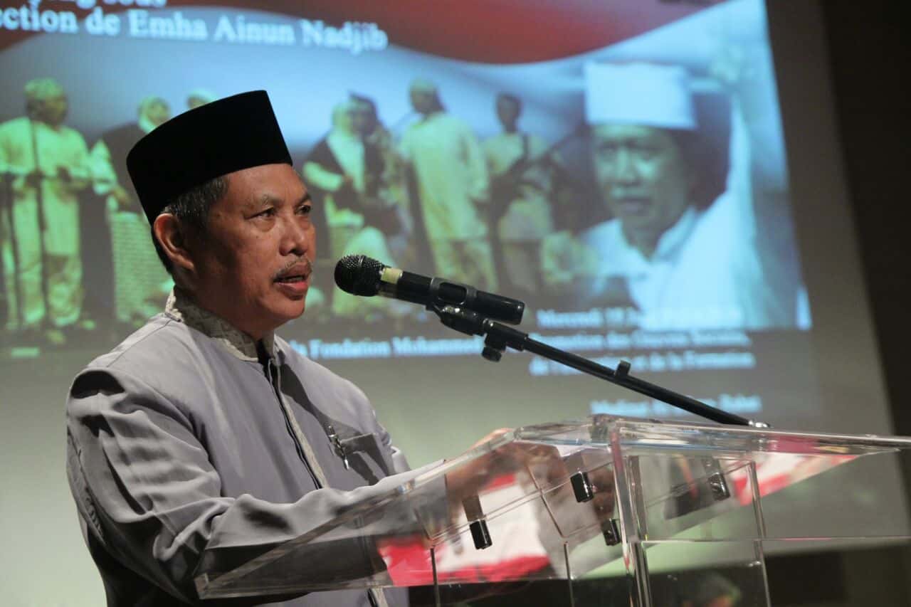 Cak Fuad bersama Cak Nun dan KiaiKanjeng dalam Concert de Musique Sacrée Indonésienne di Maroko tahun 2013.