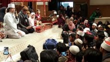 Kebanggaan Cak Nun untuk Pekerja Indonesia di Korsel