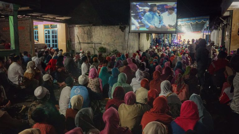 Sinau Bareng Cak Nun dan KiaiKanjeng Malam ini, 1 April 2017, di Desa Wisata Rotan Trangsan Gatak Sukoharjo