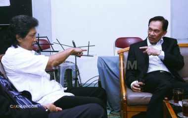 Cak Nun dan Datuk Anwar Ibrahim