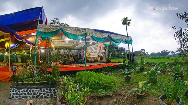 Hawa dingin menemani KiaiKanjeng cek sound sore ini di Ponpes Salaf Singa Putih Munfaridin Lumbangrejo Prigen Pasuruan.