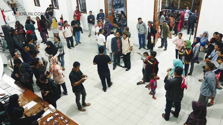 Malam ini Rabu 26 April 2017, Perdikan Teater pentaskan naskah drama “Mencari Buah Simalakama” di Concert Hall TBY.