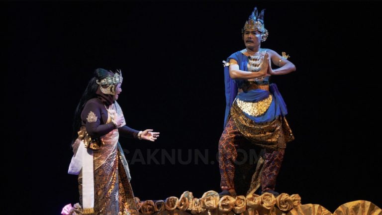 “Esensi dari tugasmu mencari buah simalakama adalah pada kata mencari….” Demikianlah pesan Semar kepada Hanoman pada malam ini.