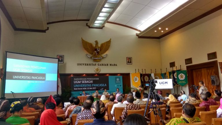 Tugas UGM adalah memandu anak-anak muda, para mahasiswa, untuk mampu bersikap seimbang di antara kebenaran bersama dan kebenaran sejati.