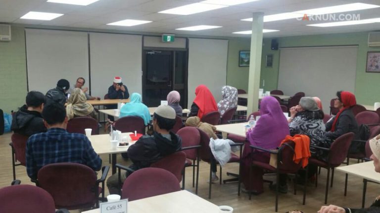 Teman-teman muslim di Busselton menceritakan tantangan kehidupan yang mereka hadapi di Busselton.