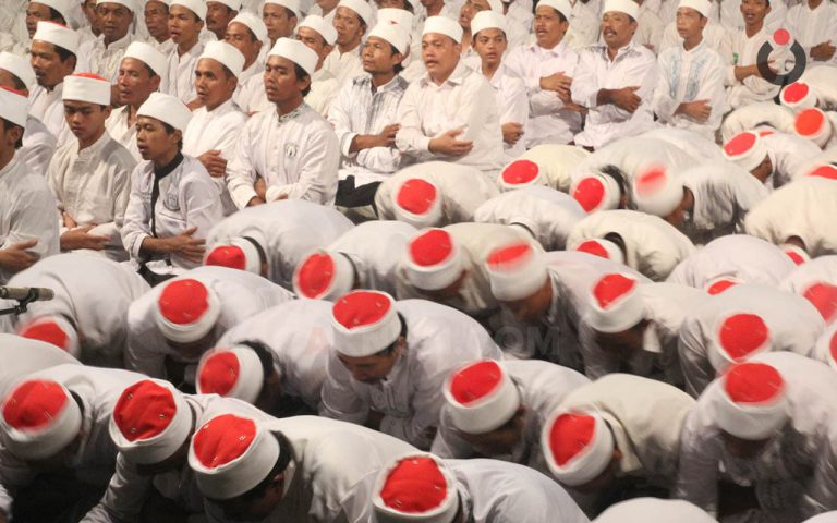 Meraba Emergence dan Swarm Intelligence Maiyah