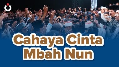 Cahaya Cinta Mbah Nun