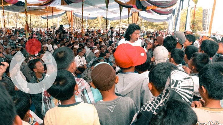 Manggung Tanpa Naik Panggung