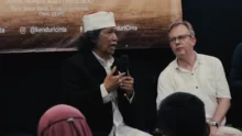 Berjalan Bersama Cak Nun: Pelajaran Maiyah di Masa Yang Sulit